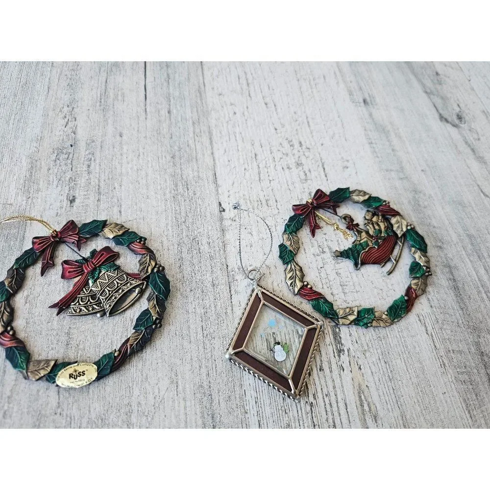 Russ metal wreath